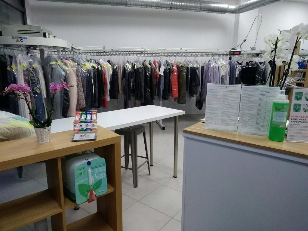 Tenues prêtes pressing professionnel